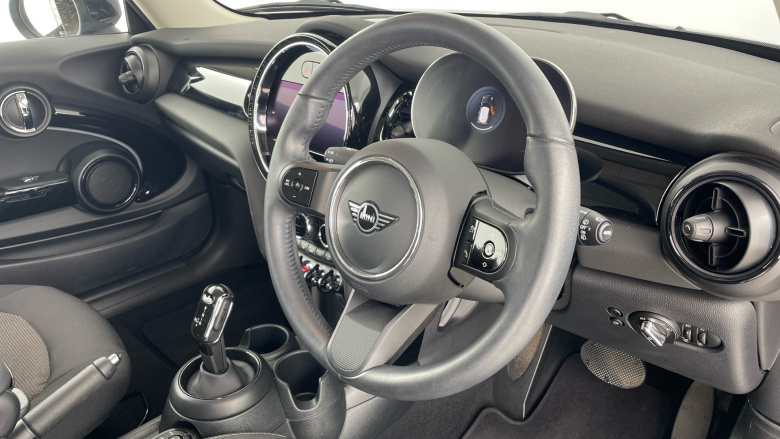 MINI Hatchback 1.5 Cooper Classic Premium 3dr Auto Petrol Hatchback